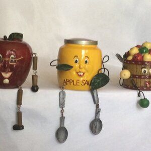 WMG Anthropomorphic Shelf Sitters Apple  Fruit Basket Applesauce 2006 Lot of 3
